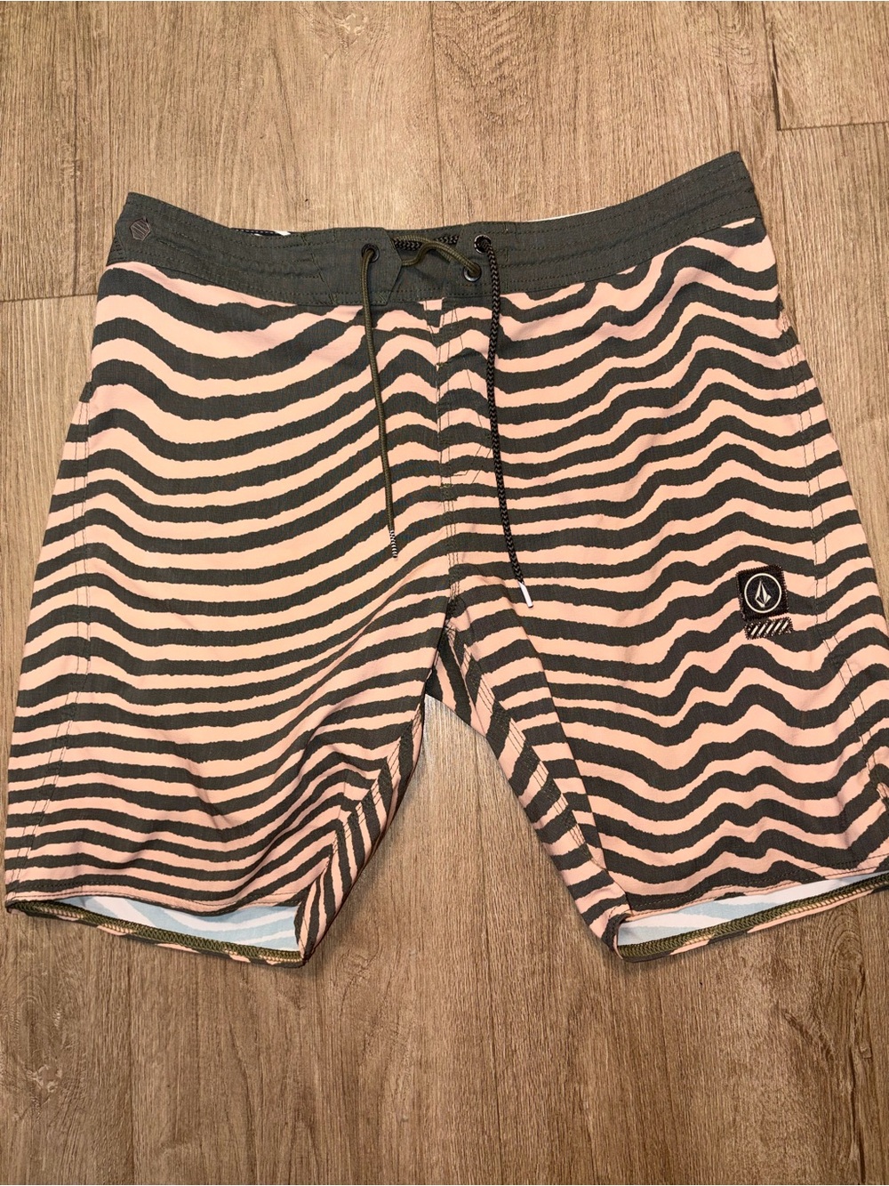 Volcom Men’s Pink and Black Wavy Stripe Board Shorts